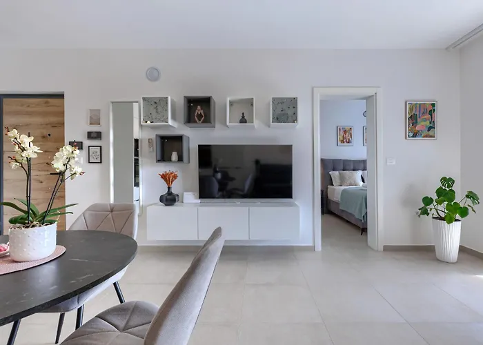 Apartment Vesna By Interhome Pula