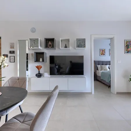 Apartman Vesna By Interhome Pula
